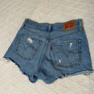 Levis Shorts W27